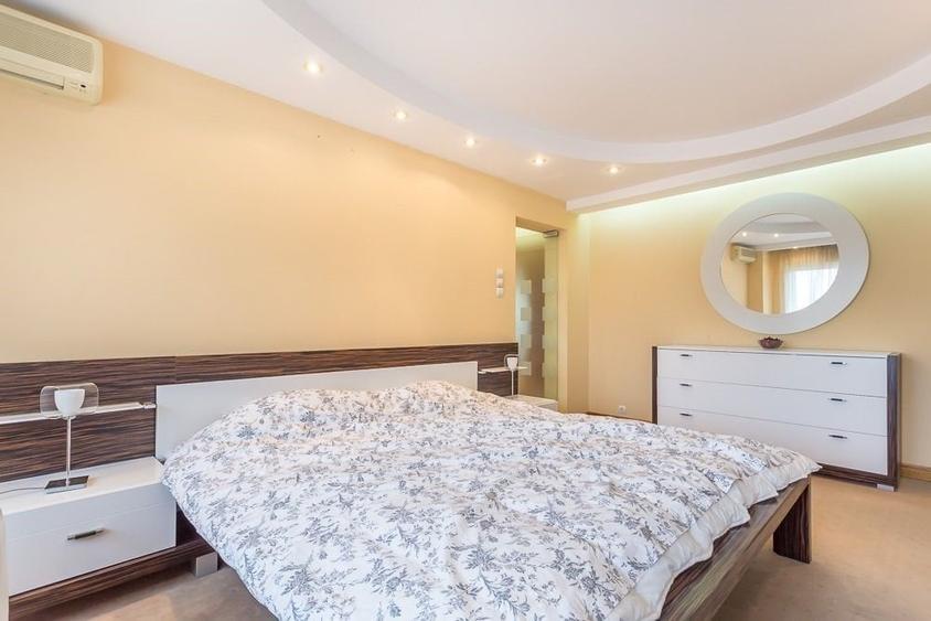 Apartament cu 4 camere decomandat, mobilat în Libertății
