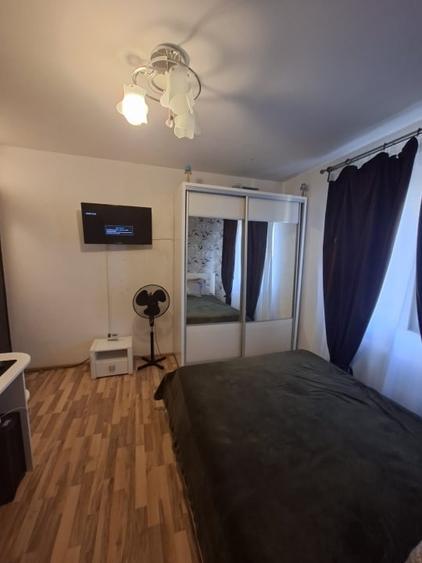 Apartament cu 3 camere decomandat, mobilat în 1 Mai