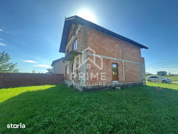 Casă cu 4 camere cu Teren 657 Mp în Micești