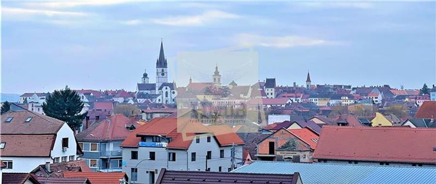 Apartament cu 4 camere decomandat, mobilat în Piața Cluj