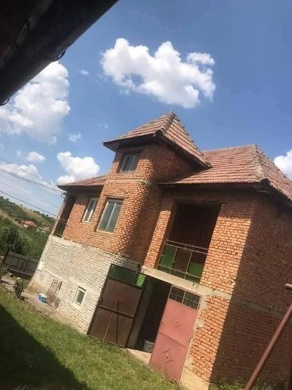 Casă cu 3 camere cu Teren 17 Mp în Marin