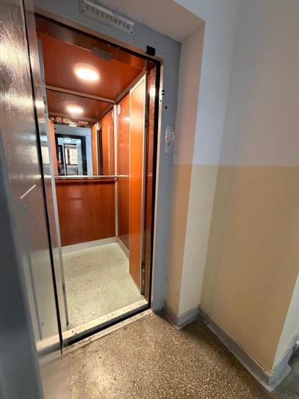 Apartament cu 2 camere semidecomandat în P-ța Gorjului