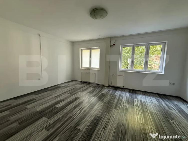 Casă cu 6 camere cu Teren 539 Mp în Central