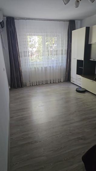 Apartament cu 2 camere decomandat în Băceni