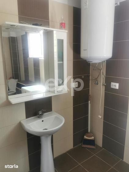 Casă cu 5 camere cu Teren 700 Mp în Dragomirești