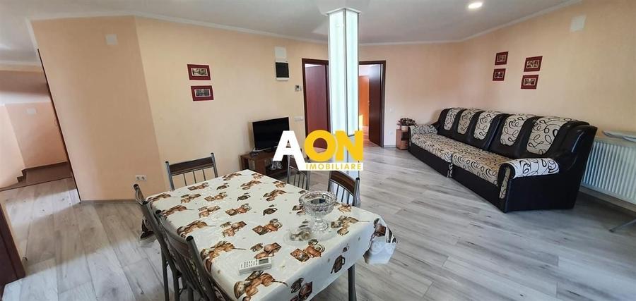 Duplex cu 10 camere cu Canalizare în Central