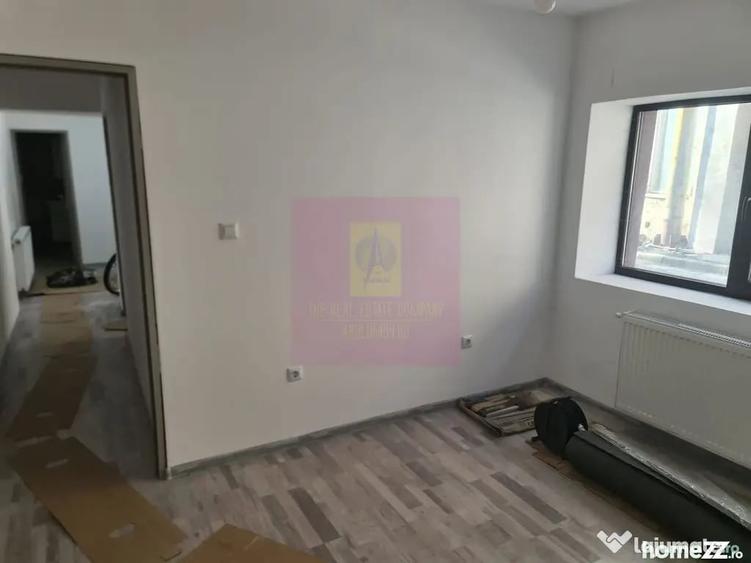 Casă cu 2 camere cu Teren 4 Mp în Azuga