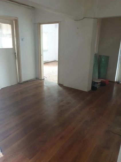 De vanzare apartament decomandat 4 camere, 2 bai, balcon, Astronau?ilor nr 1 , pe Careiului - 10