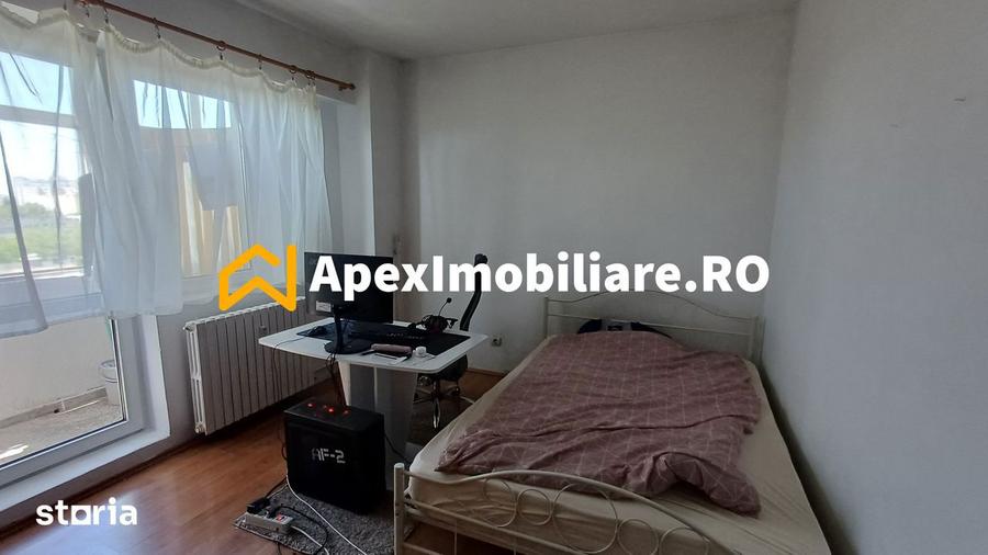 Apartament cu 3 camere decomandat, mobilat în Berceni