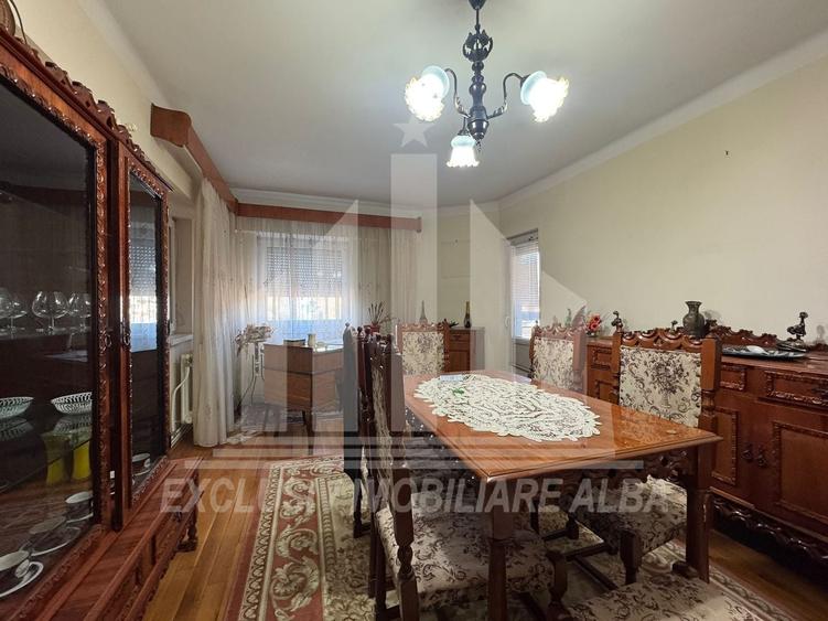 Apartament cu 3 camere decomandat, mobilat în Central