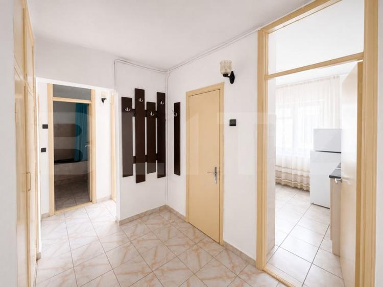 Apartament cu 2 camere decomandat în 1 Mai