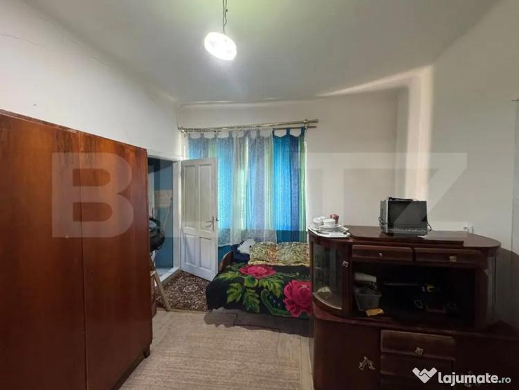 Casă cu 4 camere cu Teren 3697 Mp în Central