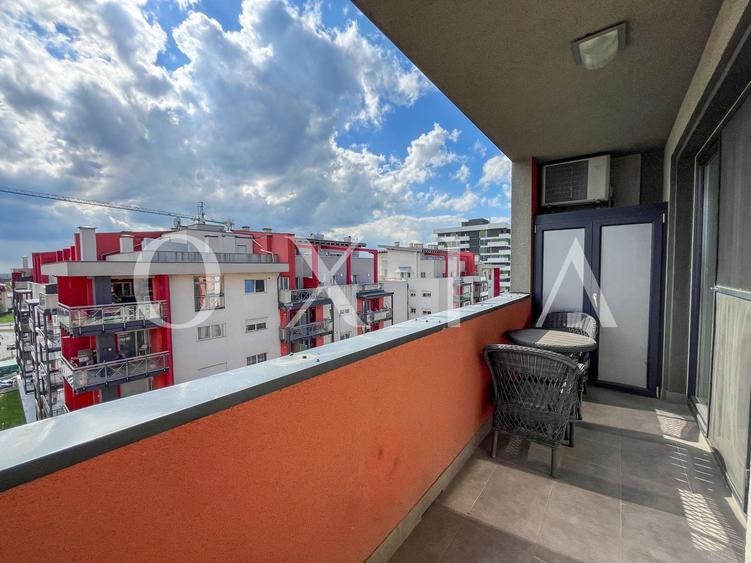 Apartament cu 3 camere semidecomandat, mobilat în Torontalului