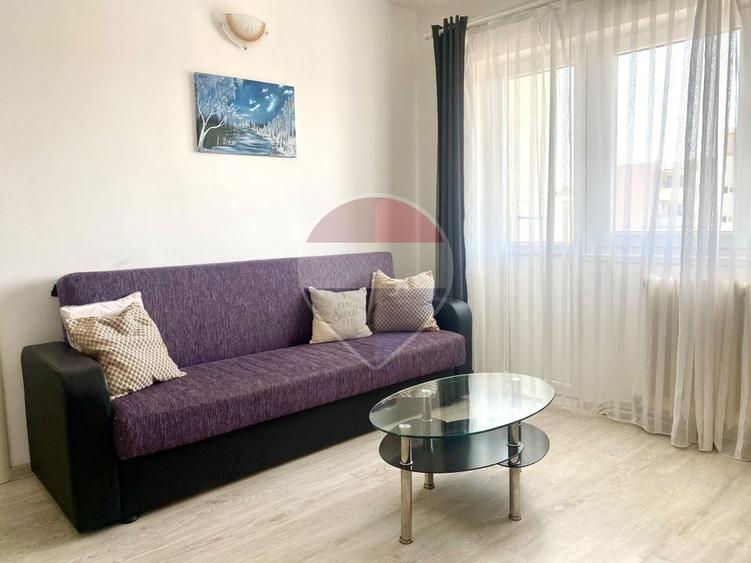 Apartament cu 2 camere decomandat, mobilat în Central