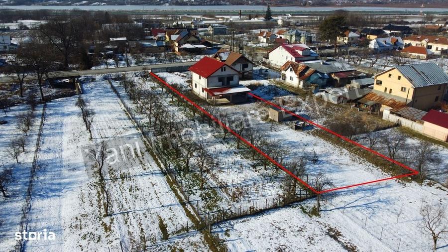 Casă cu 4 camere în Zigoneni
