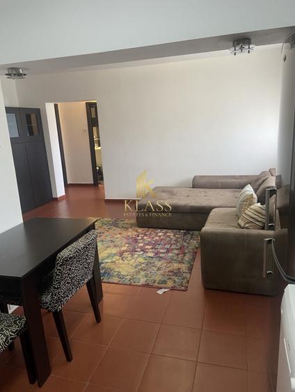 Apartament cu 3 camere decomandat, mobilat în Victoriei