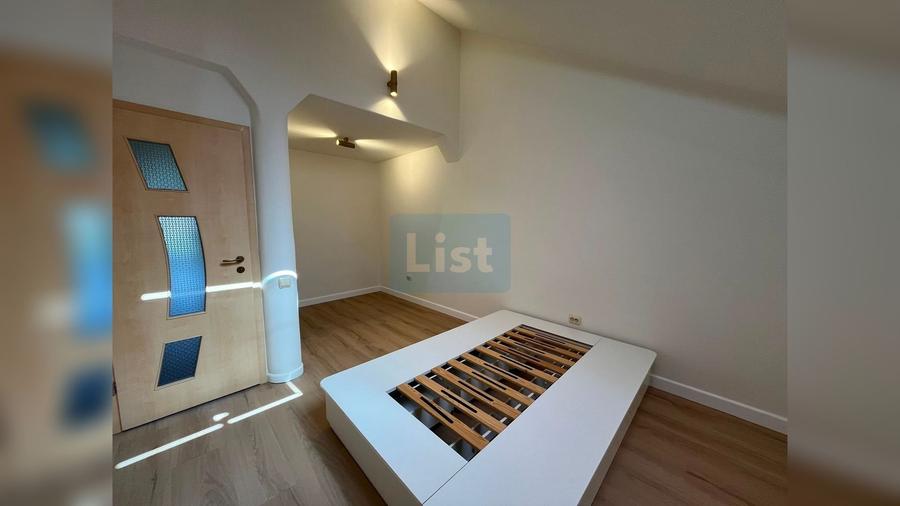 Apartament cu 5 camere semidecomandat în Zorilor