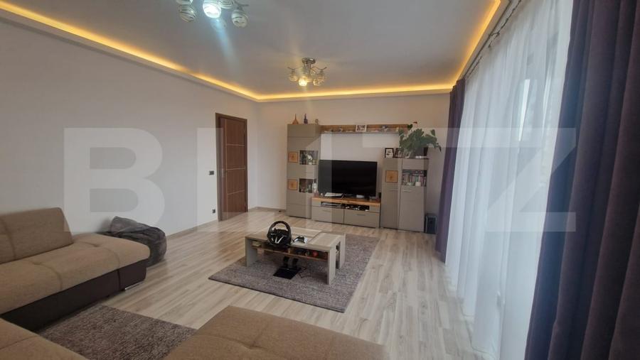 Apartament cu 3 camere decomandat, mobilat în 13 Decembrie