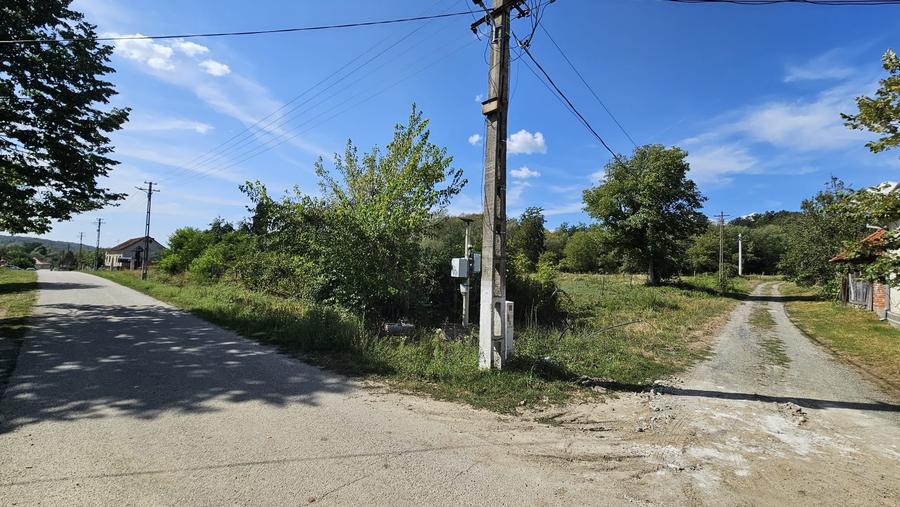 Teren Construcții intravilan de 3430 mp, în Margina