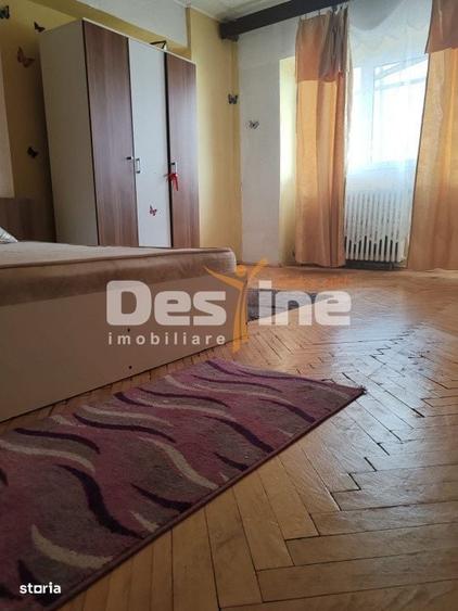 Apartament cu 3 camere decomandat, mobilat în Traian