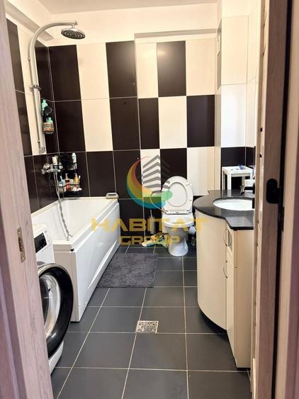 Apartament cu 2 camere semidecomandat, mobilat în Est