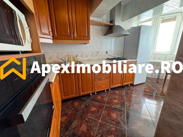 Apartament cu 3 camere decomandat, mobilat în Unirii