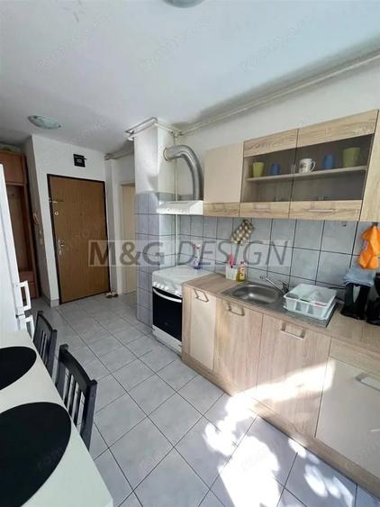 Apartament cu 3 camere semidecomandat, mobilat în Medicină