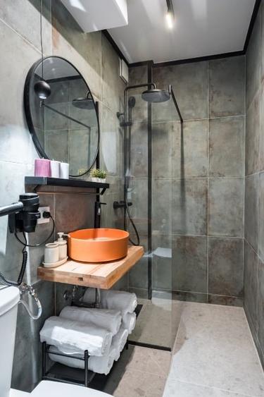 Apartament cu 2 camere semidecomandat, mobilat în Unirii