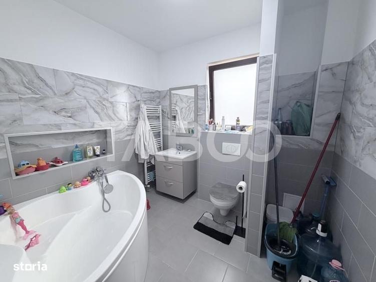 Apartament cu 4 camere decomandat în Șura Mare