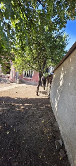 Casă cu 4 camere în Uiești