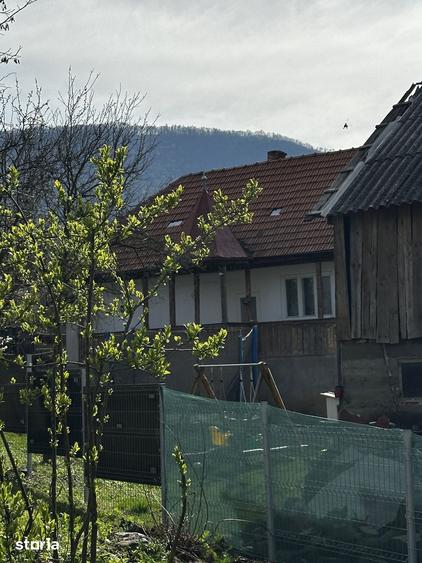 Casă cu 2 camere cu Teren 1200 Mp în Căpușu Mare