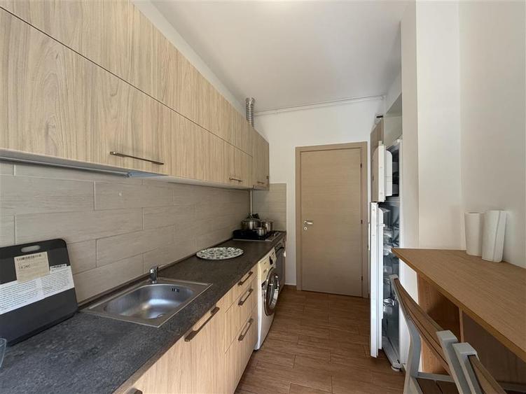 Apartament cu 3 camere decomandat, mobilat în Nordului