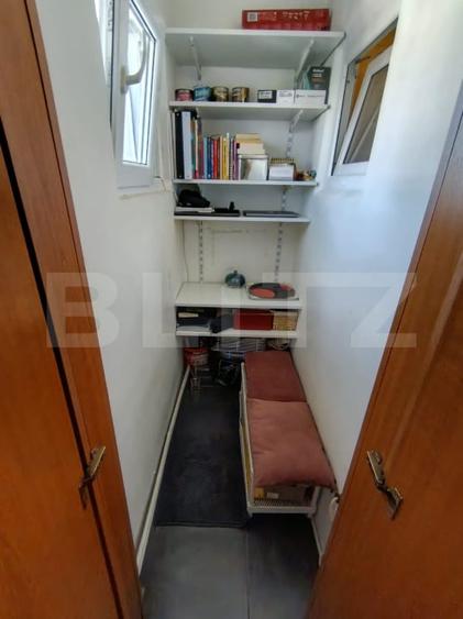 Apartament cu 4 camere semidecomandat, mobilat în Centrul Civic