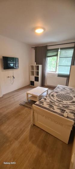 Proprietar, închiriez apartament 2 camere decomandat  - 10