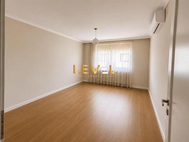 Duplex cu 4 camere cu Canalizare în Periferie