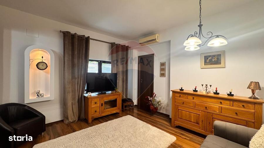 Casă cu 3 camere cu Teren 100 Mp în Far