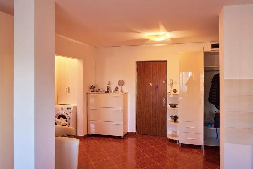 Apartament cu 2 camere decomandat, mobilat în Sebastian