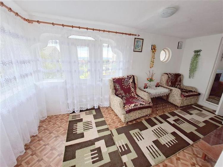 Casă cu 3 camere cu Teren 549 Mp în 9 Mai