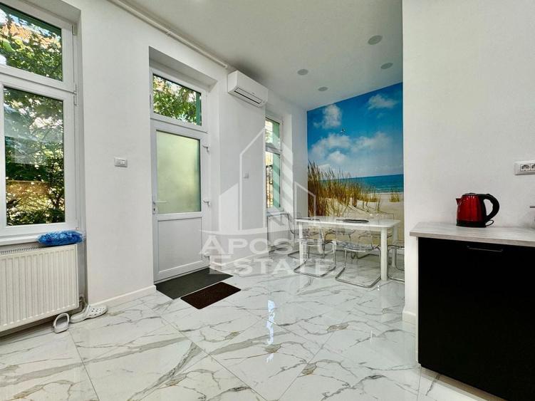 Apartament cu 4 camere decomandat, mobilat în Semicentral