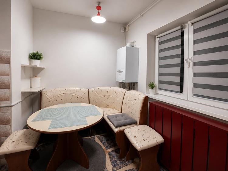 Apartament cu 3 camere decomandat, mobilat în Sebastian