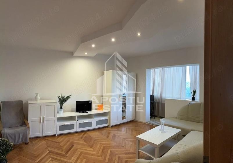 Apartament cu 3 camere decomandat, mobilat în Bucovina