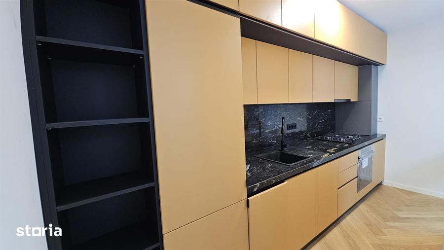 Apartament cu 3 camere semidecomandat, mobilat în Plopilor