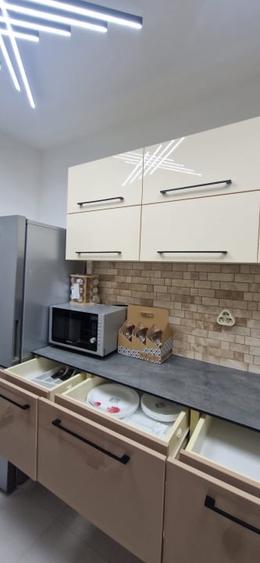 Apartament cu 2 camere decomandat, mobilat în Eroii Revoluției