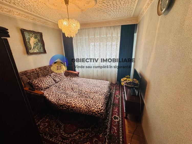 Apartament cu 4 camere decomandat în Mărăței
