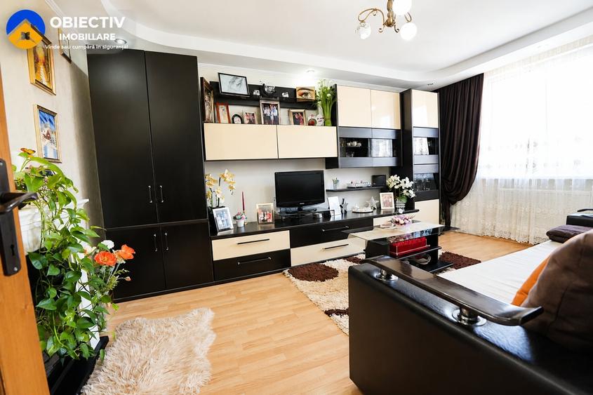 Apartament cu 3 camere decomandat în Mărăței