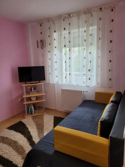 Apartament cu 3 camere decomandat în Bartolomeu