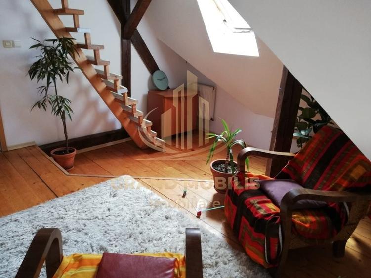 Apartament cu 4 camere decomandat în Central