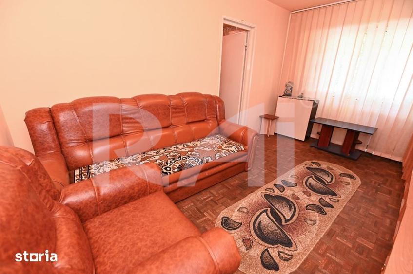 Apartament cu 2 camere semidecomandat în Craiovița Nouă