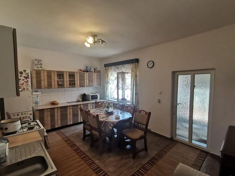 Casă cu 2 camere în Berveni