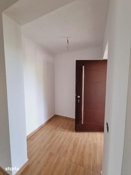 Casă cu 4 camere cu Teren 75 Mp în Domnești